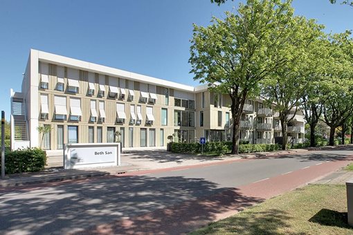 Beth San, Aalten